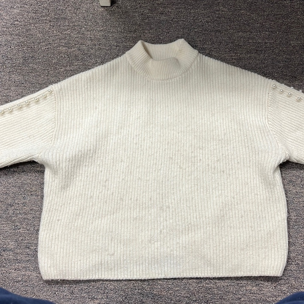 H&M pearl top